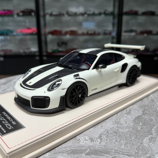 Vehicle Art Porsche 911 GT2 RS 1:18 Resin Model image 2