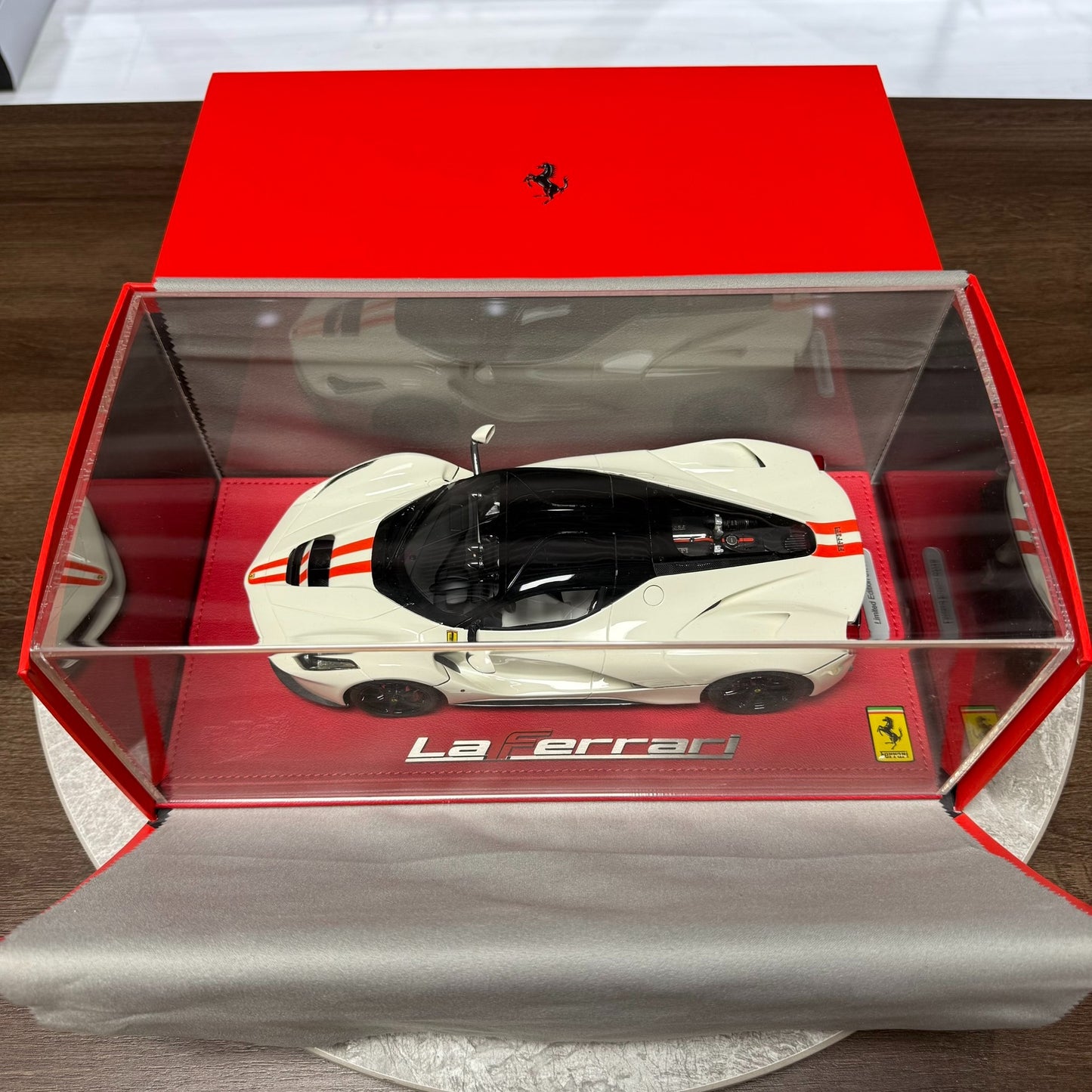 BBR Ferrari LaFerrari 1:18 Resin Model image 9