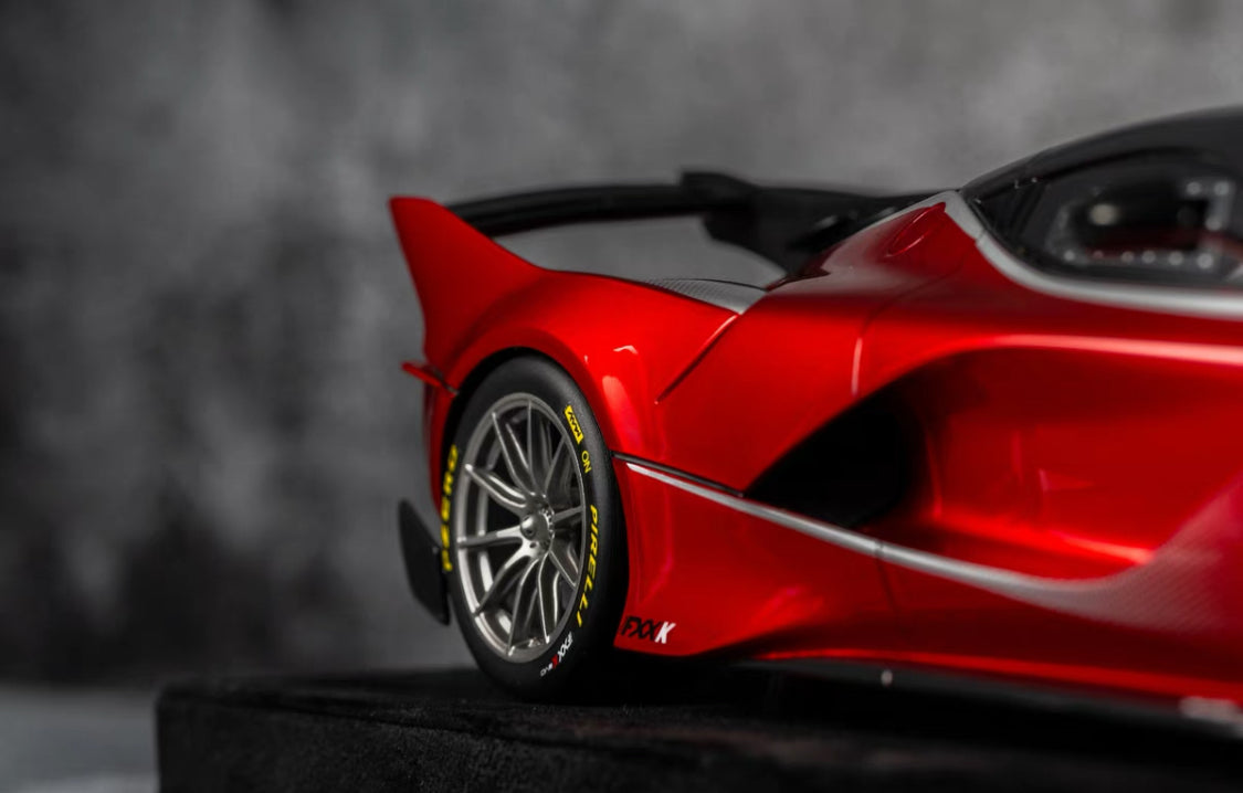 HH 1/18 Ferrari FXX-K Evo Resin Model Metallic Red Carbon Racing Livery