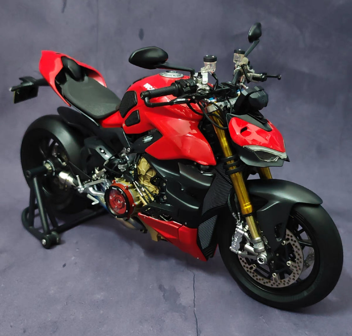 1/6 Ducati Streetfighter Motorcycle Model – Red Version – Pre-order