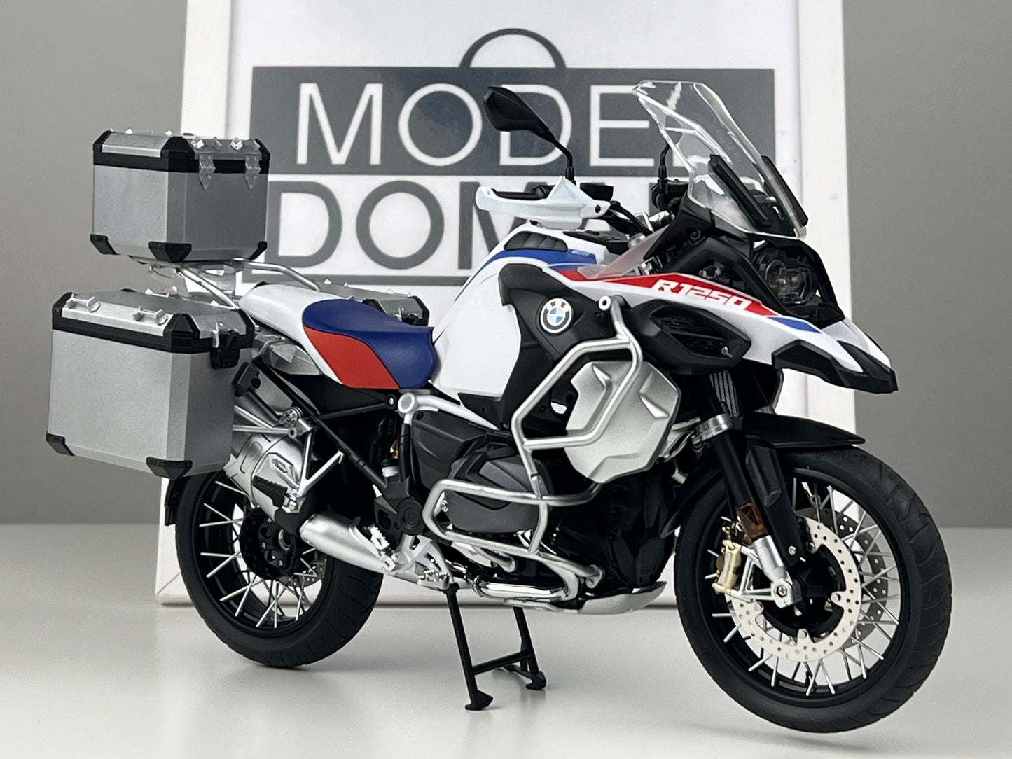 Custom-Built BMW R1250 GS 1:9 Scale Model by Meng – Precision Masterpiece
