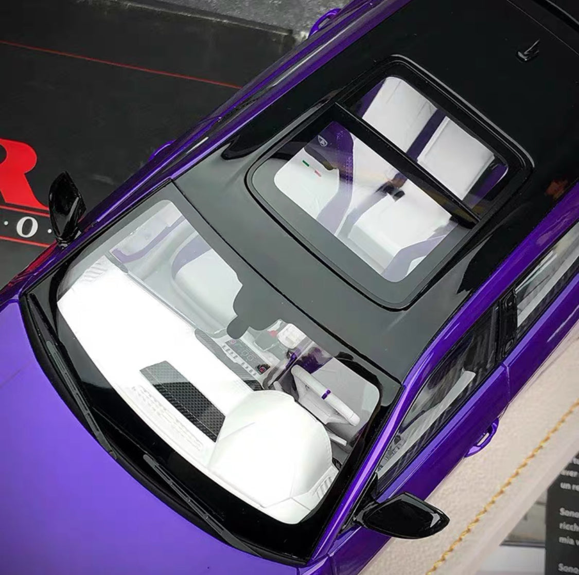 MR 1/18 Lamborghini Urus SUV Purple Limited Edition – White Interior – Limited 16 pcs