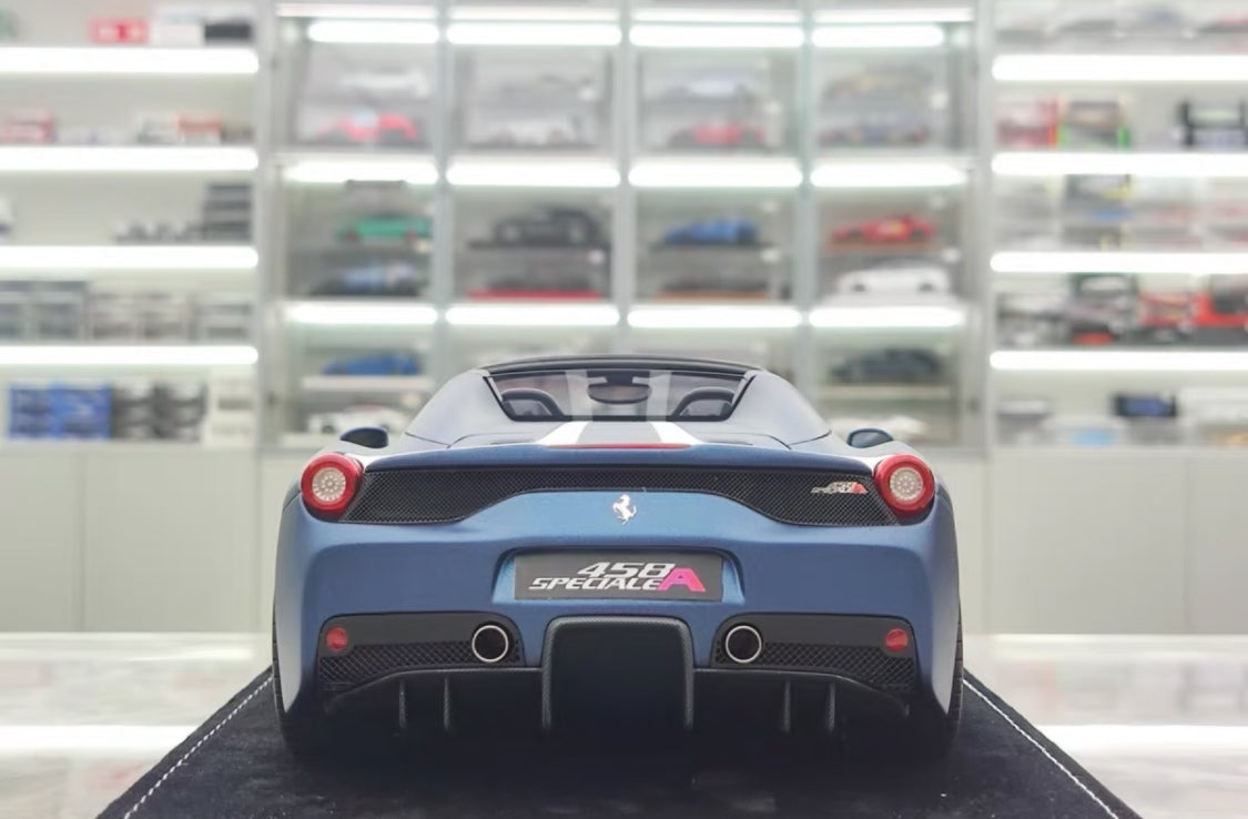 HH 1/18 Ferrari 458 Speciale Aperta Resin Model – Matte Abu Dhabi Blue – HH340
