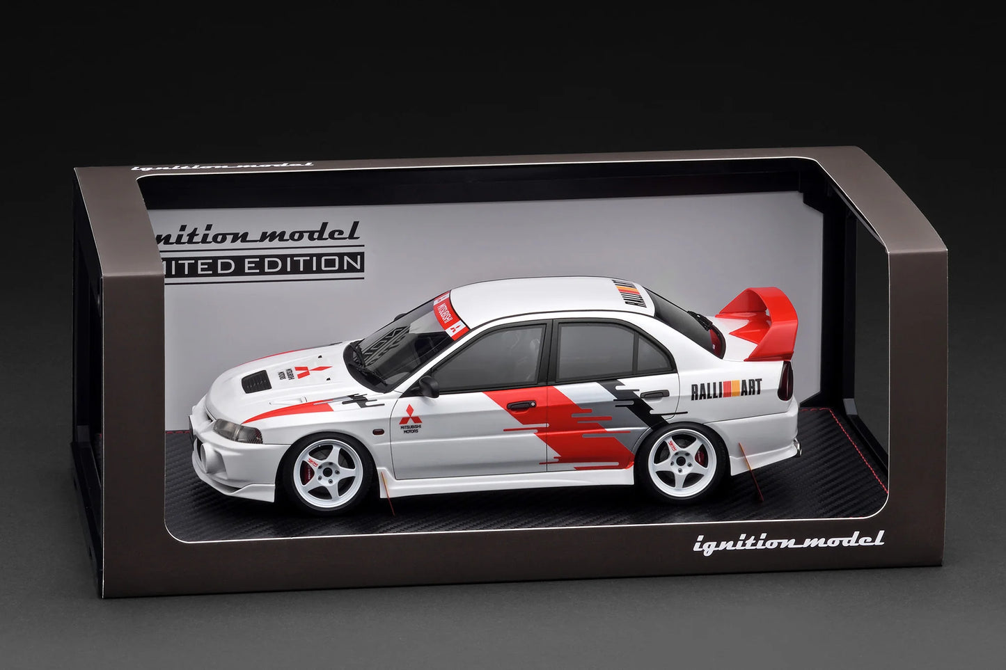 Ignition Model 1/18 Mitsubishi Lancer Evolution IV (CN9A) White Rally Decor IG3786