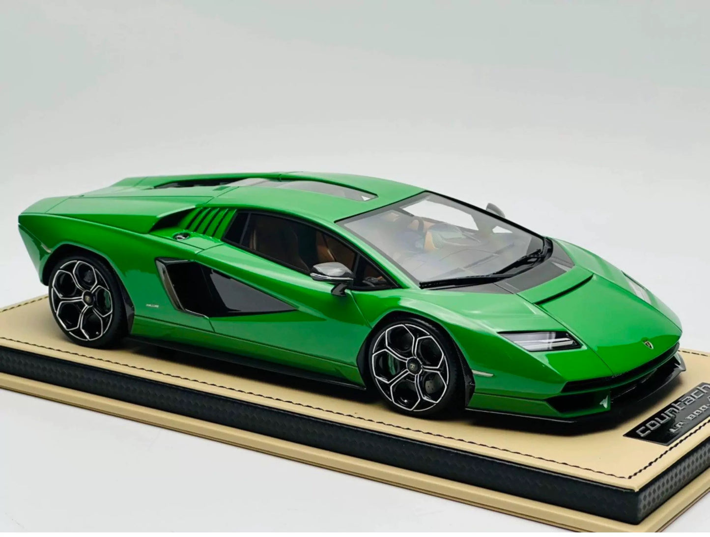 MR 1/18 Lamborghini Countach LPI 800-4 Green Resin Model