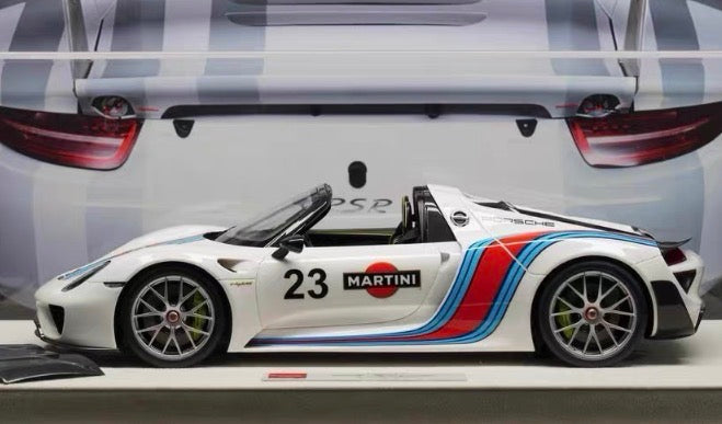 Make Up Porsche 918 Spyder Weissach Package Martini 2011 1/18 Resin Model