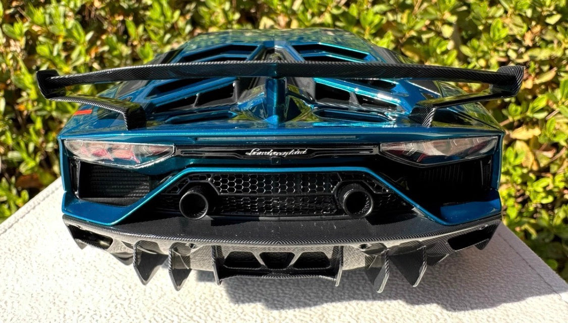 Make Up Lamborghini Aventador SVJ Blue Metallic 1/18 Resin Model