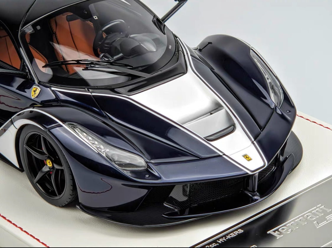Davis & Giovanni 1/18 Ferrari LaFerrari Blue White Resin Model – Limited Collector’s Edition with Leather Base