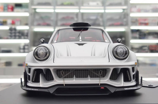 Dreamwalkers 1/18 Porsche 911 CHEVALIER D995 Satin Silver Resin Model