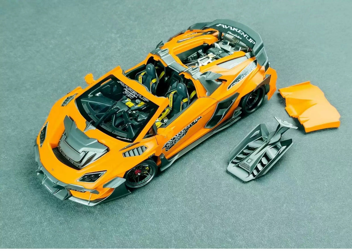 DreamWalkers 1/18 Lamborghini Huracan Resin Model