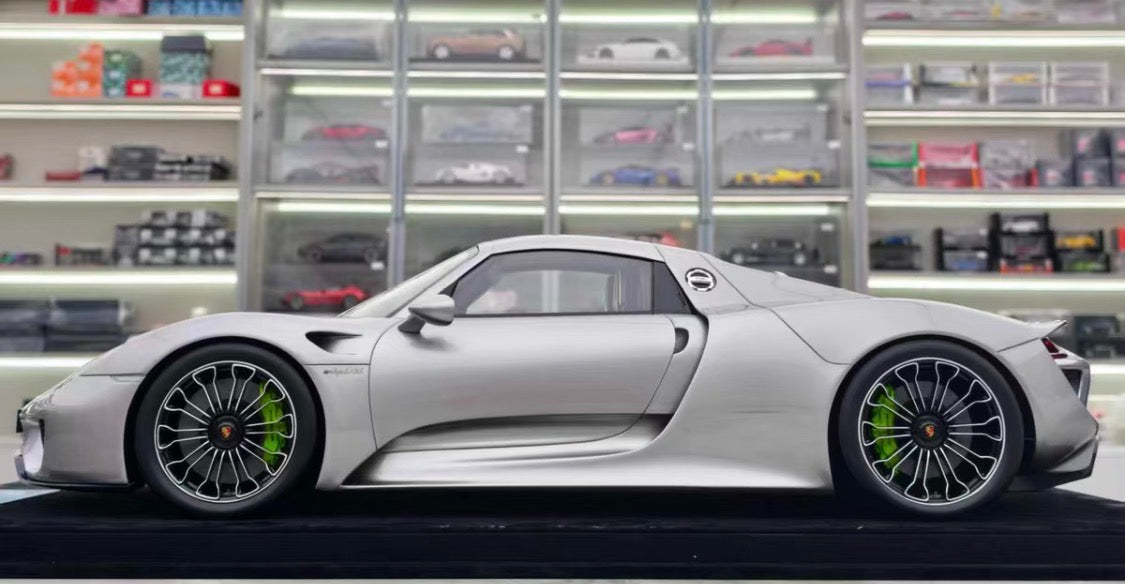HH Model 1/8 Porsche 918 Spyder Silver Resin Model
