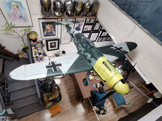 Pre-Order BF-109G-6 1/6 Scale Museum Display Cockpit Scene Hartmann / Galland Tribute Edition