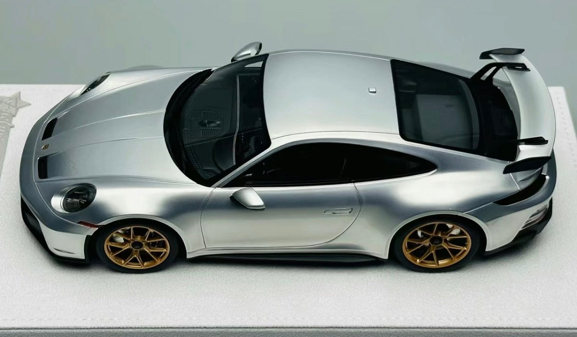 FuelMe Porsche 911 GT3 992 Silver Gold Wheels Limited 10 1/18 Resin Model