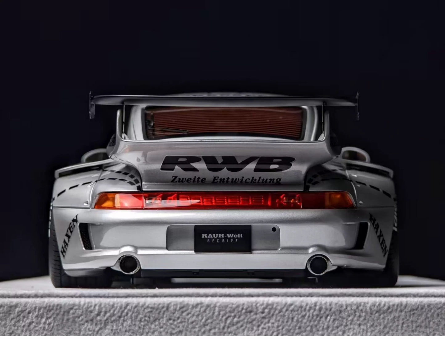 FuelMe 1/18 Porsche 993 RWB “Silver Pig” Resin Model