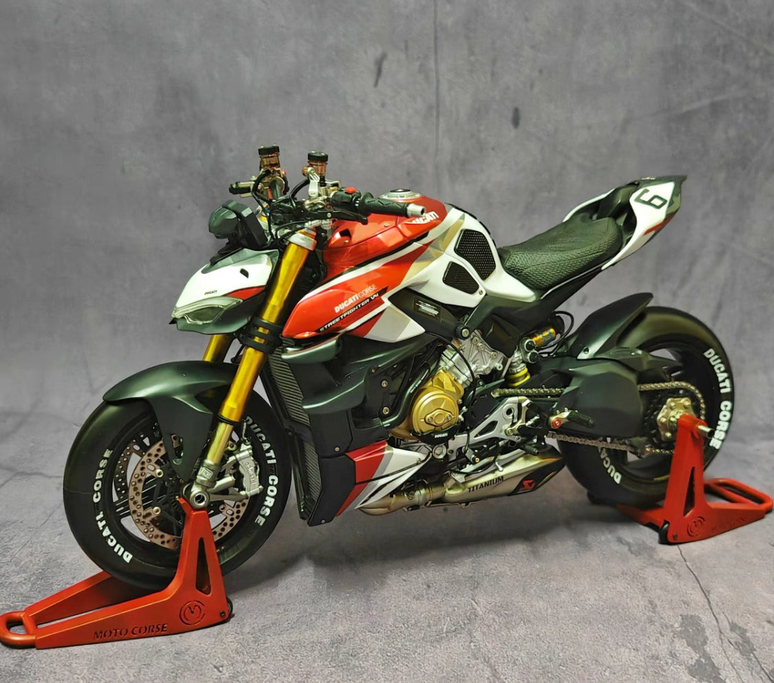 1/6 Ducati Streetfighter Resin Motorcycle Model – Red & Silver Livery – Pre-order Only