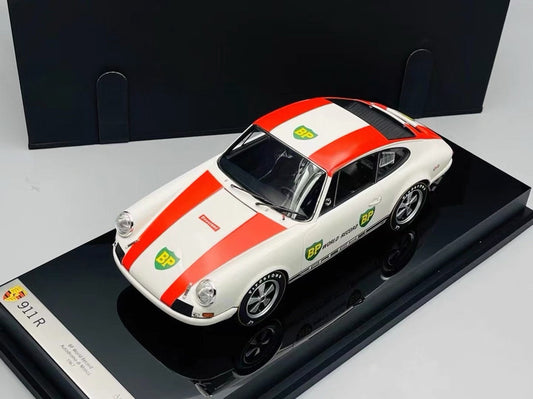 Amalgam 1/18 Porsche 911R 1967 BP World Record Resin Model