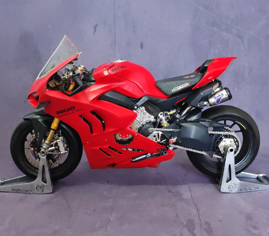 1/6 Ducati V4 Matte Red Motorcycle Resin Model | Over 310 Parts | 288-Link Metal Chain | Pre-order Available