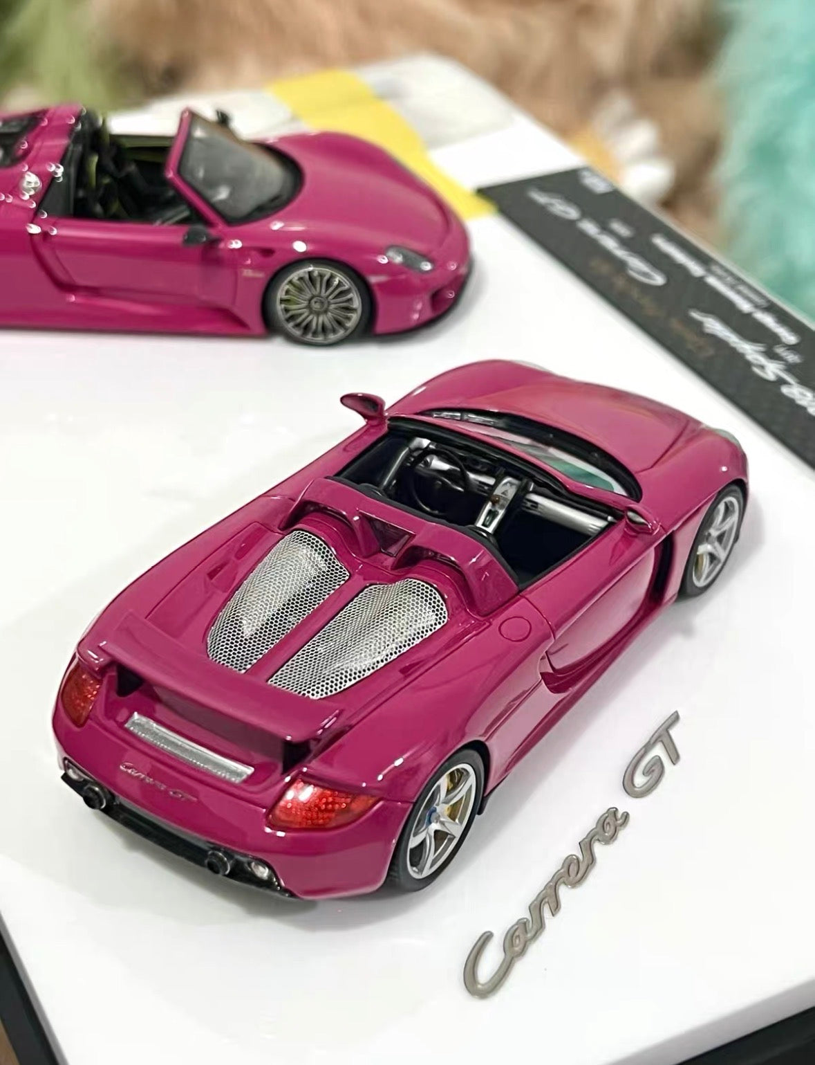 MAKE UP Taiwan Exclusive 1/43 Porsche 918 & Carrera GT Ruby Stone Set