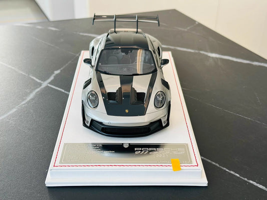 Davis & Giovanni 1/18 Porsche 911 GT3 RS 992.1 GT Silver Deep Dish Wheels