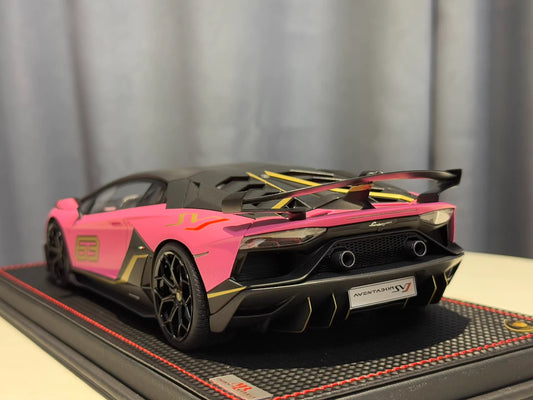 MR Collection Models 1/18 Lamborghini Aventador SVJ 63 · Pink