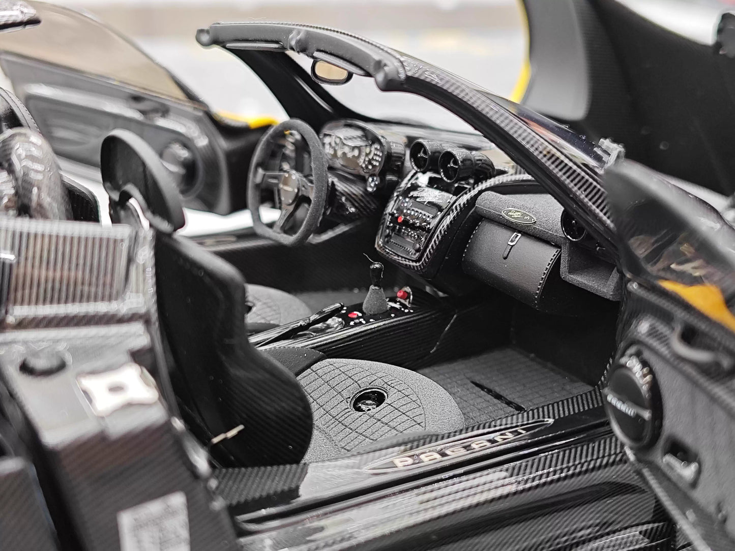 Almost Real 1/18 Pagani Zonda Cinque Yellow Carbon Diecast Model