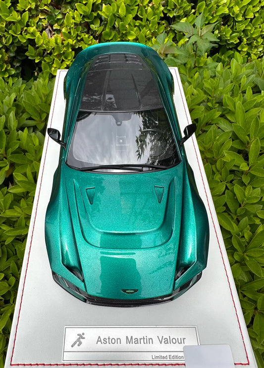 Runner 1/18 Aston Martin Valour Green Resin Model