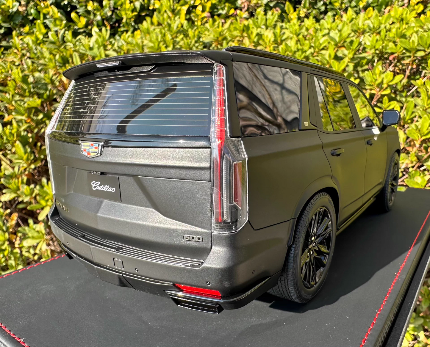 BBA Model 1/18 Cadillac Escalade Luxury Edition Matte Black Resin Model