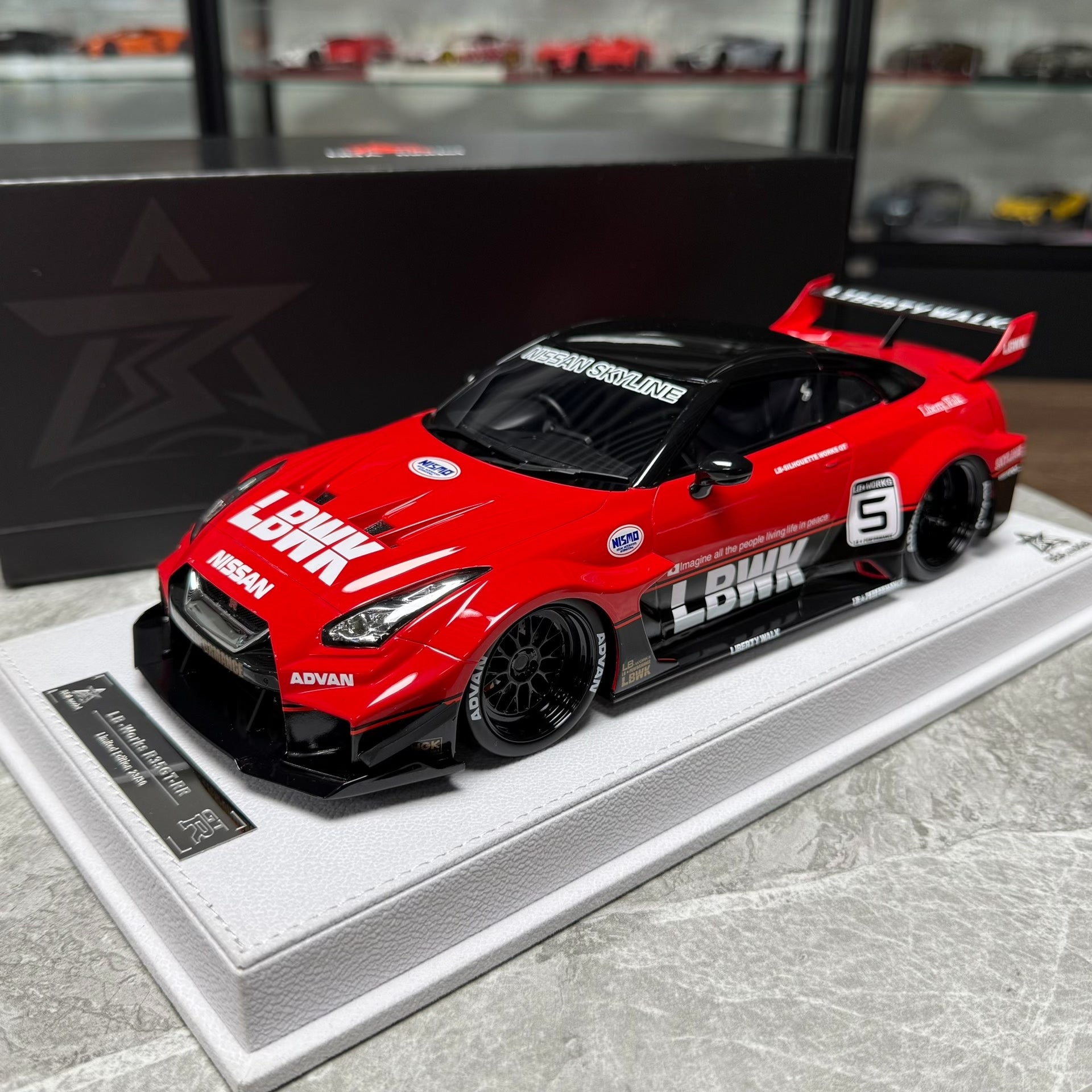 BBA Model Nissan GT-R 35GT-RR L 1:18 Resin Model image 1