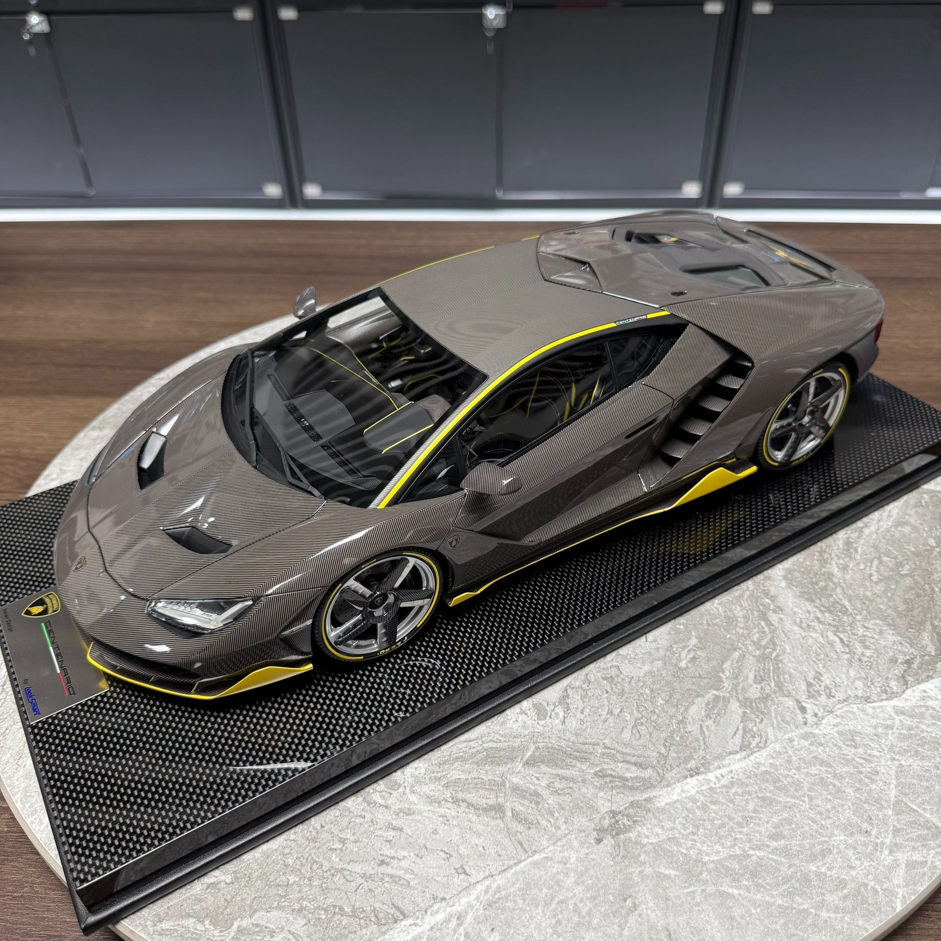 Looksmart Lamborghini Centenario LP770-4 1:12 Resin Model image 1