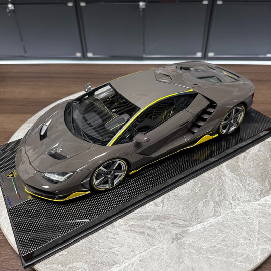 Looksmart Lamborghini Centenario LP770-4 1:12 Resin Model image 1