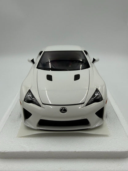 AUTOart 1:18 White - immagine 1