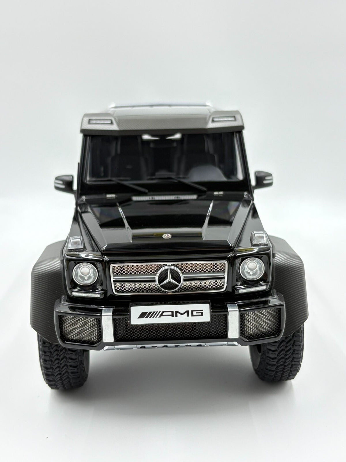 AUTOart Mercedes-Benz G63 AMG 6X6 1:18 - immagine 1