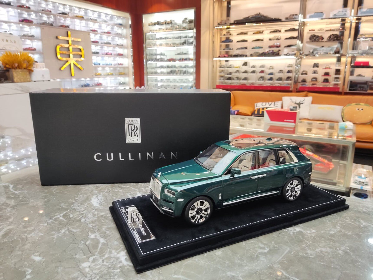 HH MODEL Rolls-Royce Cullinan 1:18 Green - immagine 1