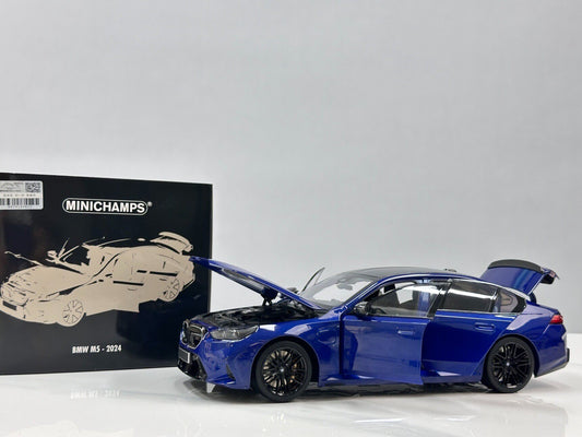 MINICHAMPS BMW M5 2024 110023802 1:18 - immagine 1