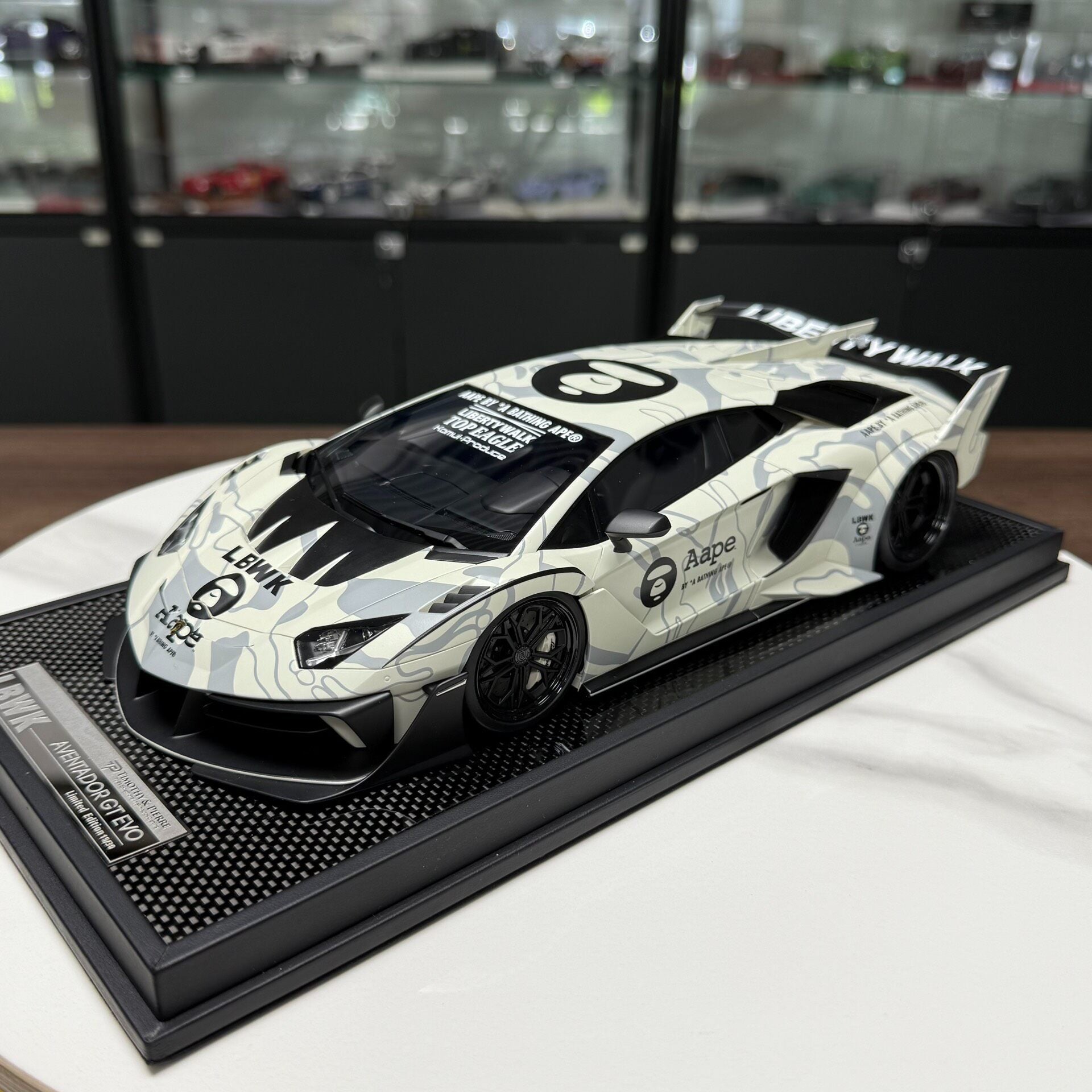 Liberty Walk Lamborghini Aventador EVO GT 1:18 Resin Model image 1