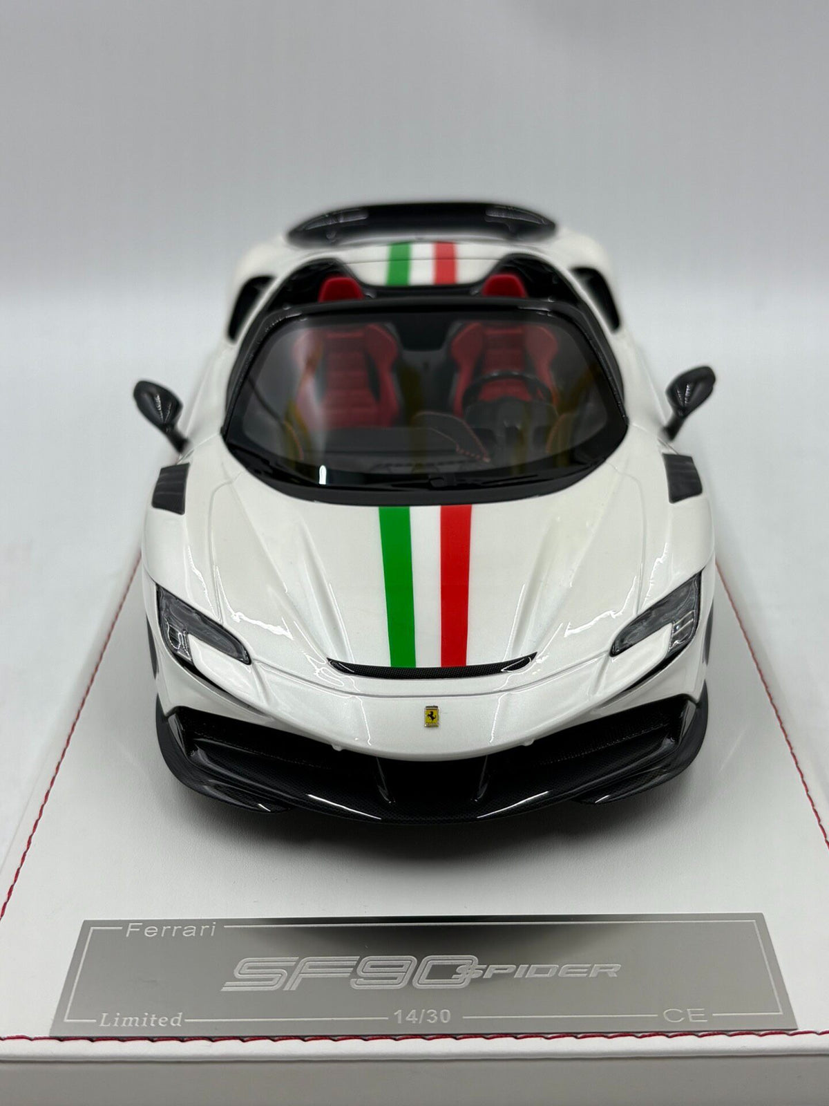Scale Model 18ResinFerrariSF 90 Spider Pearl Pearl White - immagine 1