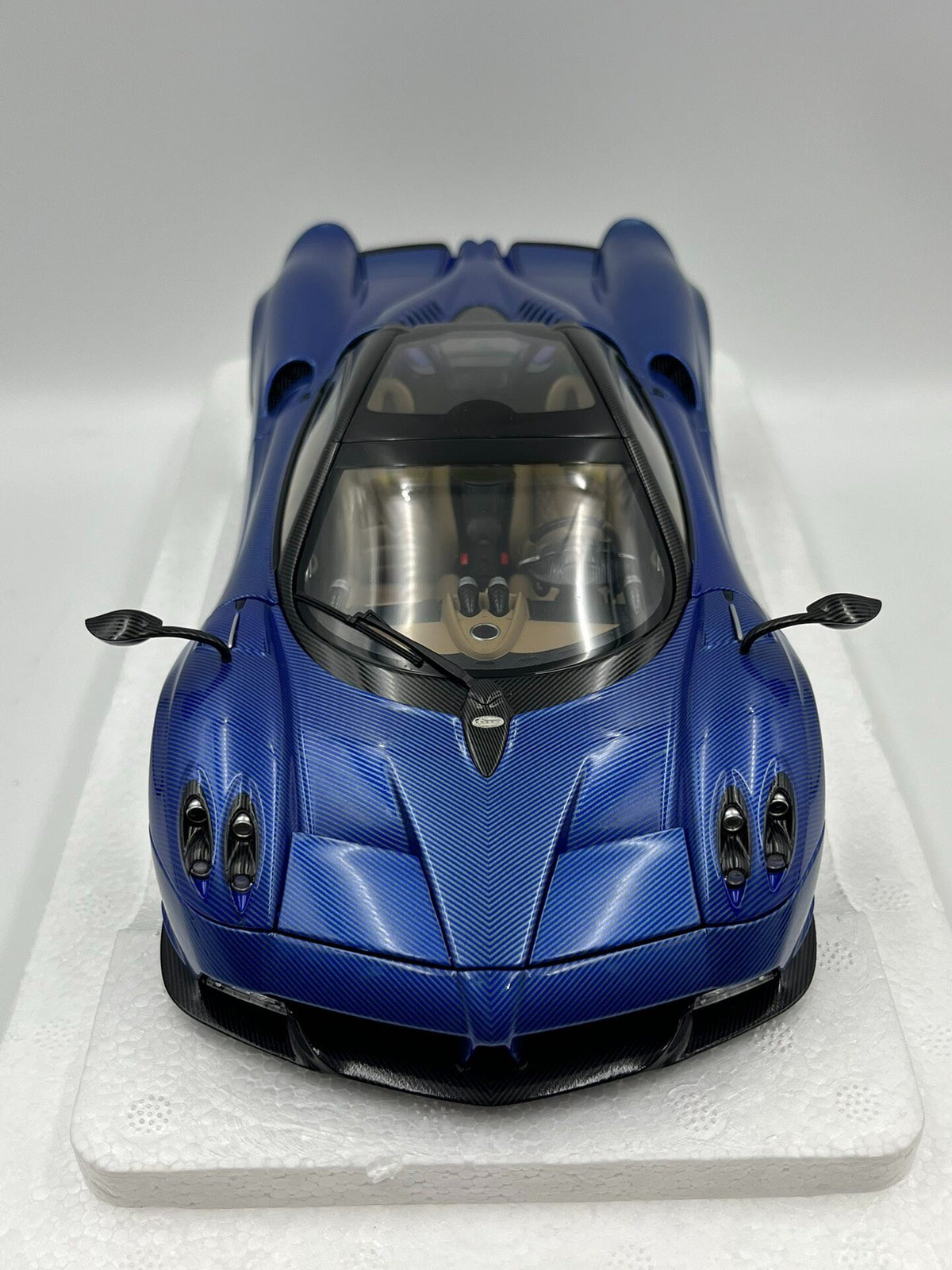 AUTOart AA Pagani Huayra Roadster 1:18 - immagine 1