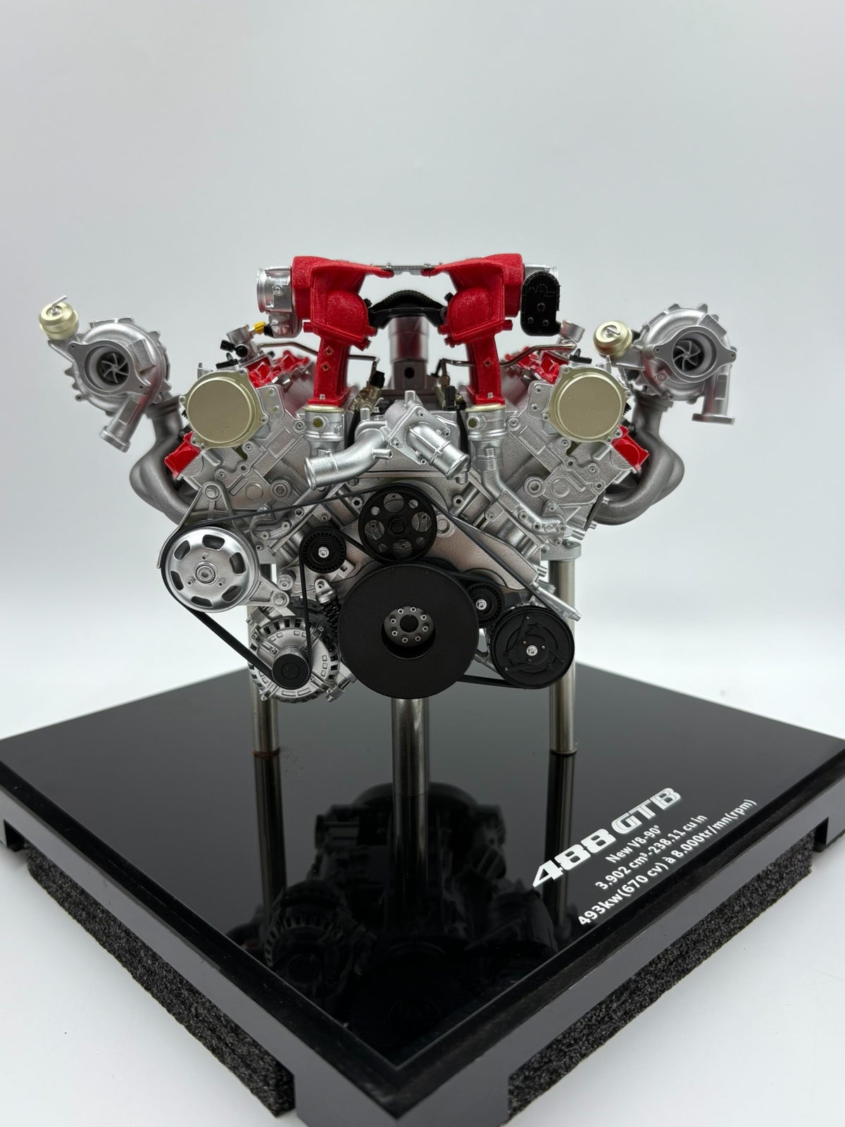 AR TopArt Collection Ferrari 488GTB 1/6Resin - immagine 1