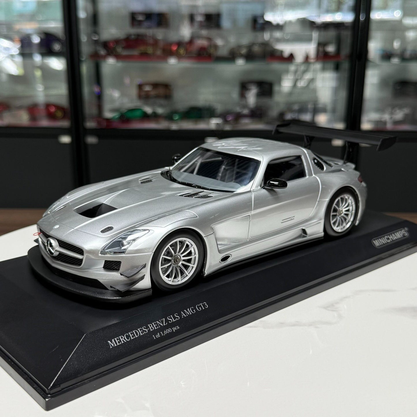 MINICHAMPS Mercedes-Benz SLS AMG GT3 1:18 Alloy Model image 1