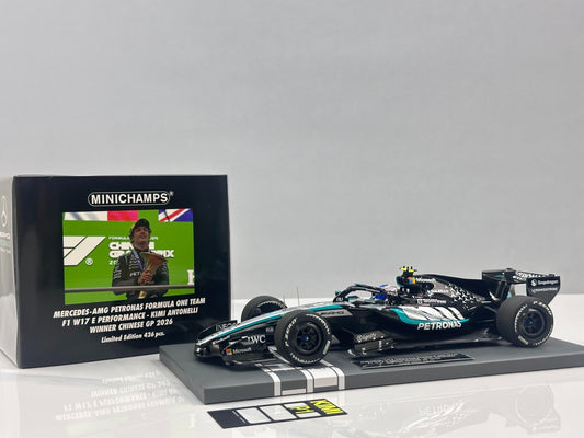 MINICHAMPS Mercedes-Benz AMG PETRONA PETRONAS F1 W17 SilverLivery 1172 - immagine 1