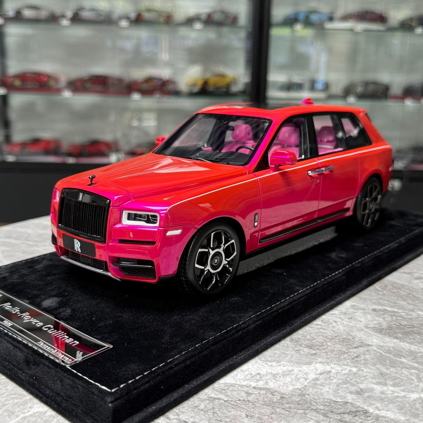 HH Model Rolls-Royce Cullinan 1:18 Resin Model image 1