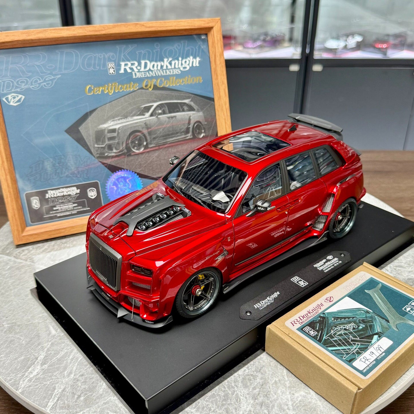 DreamWalkers Rolls-Royce Cullinan 1:18 Resin Model image 1