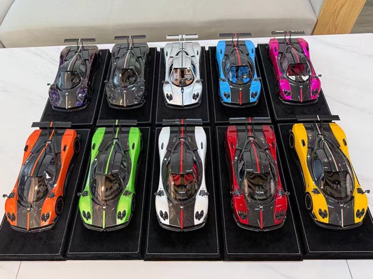 Scale Model 18 Pagani cinque 1:18 - immagine 1