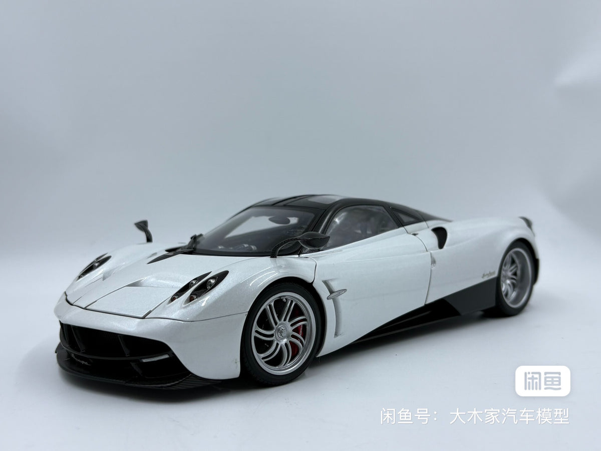 AUTOart 18 PAGANI HUAYRA Pearl DiecastModel 1:18 Pearl White - immagine 1
