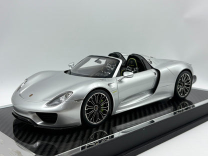 Scale Model YY Porsche 918 Spyder 1/18ResinModel - immagine 1