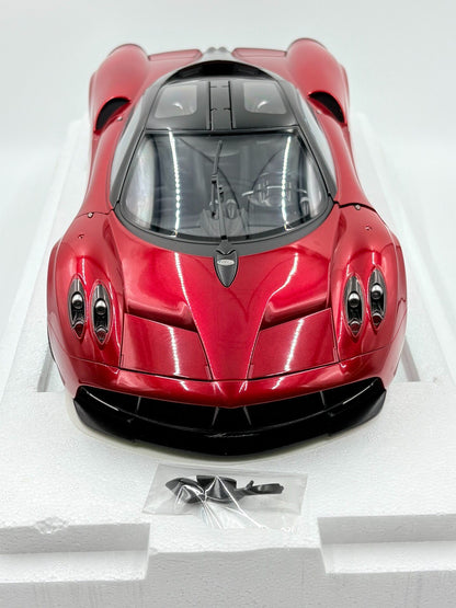 AUTOart PaganiHuayra ABSModel 1:12 - immagine 1