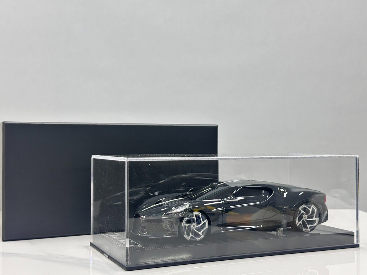 Scale Model 18 Bugatti BlackCarbon Fibre 1:18 - immagine 1