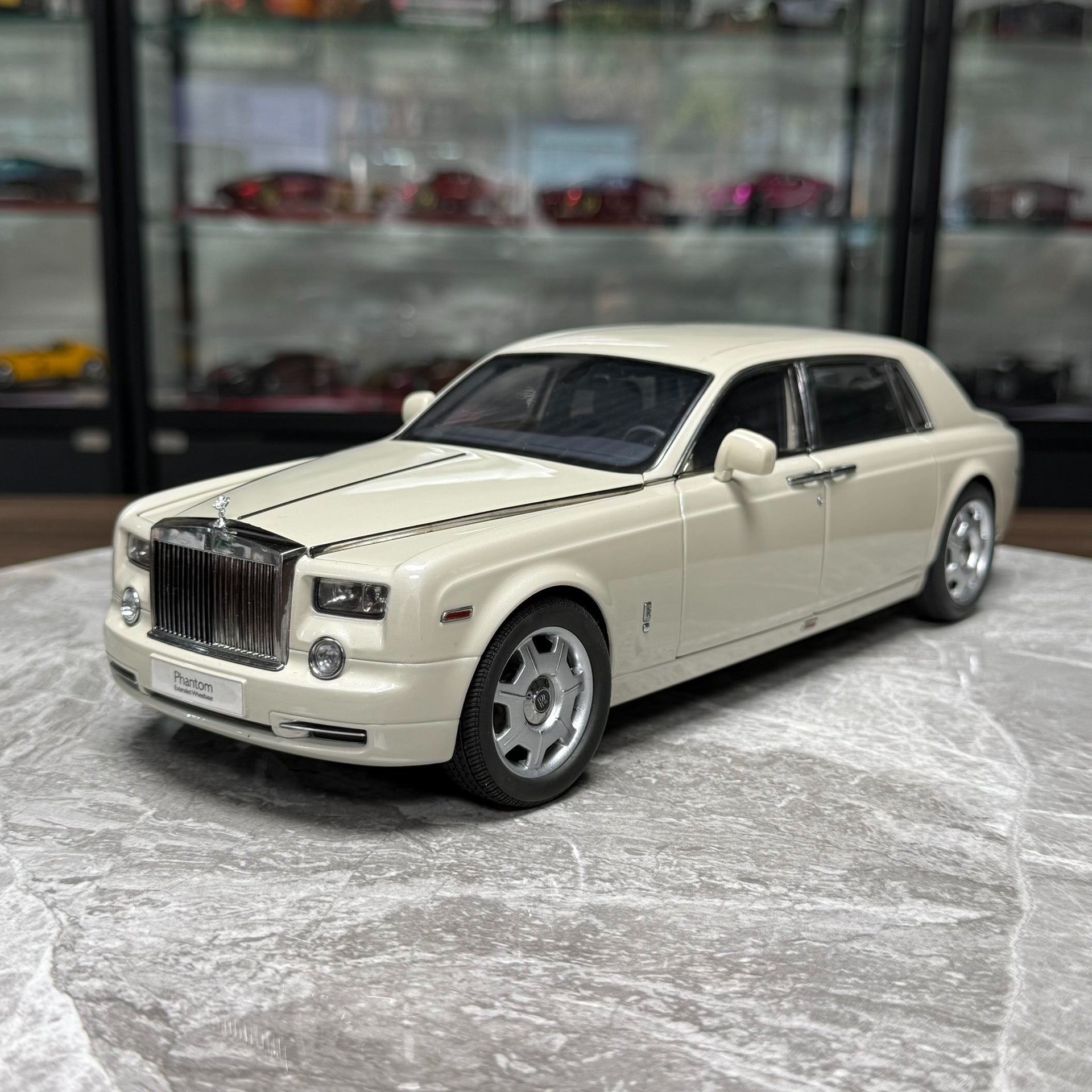 Kyosho Rolls-Royce Phantom 1:18 Alloy Model image 1