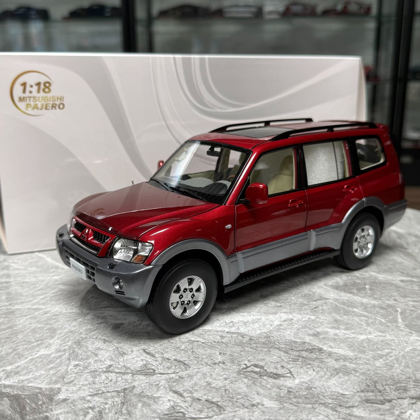 YC Model Mitsubishi V73 1:18 Alloy Model image 1