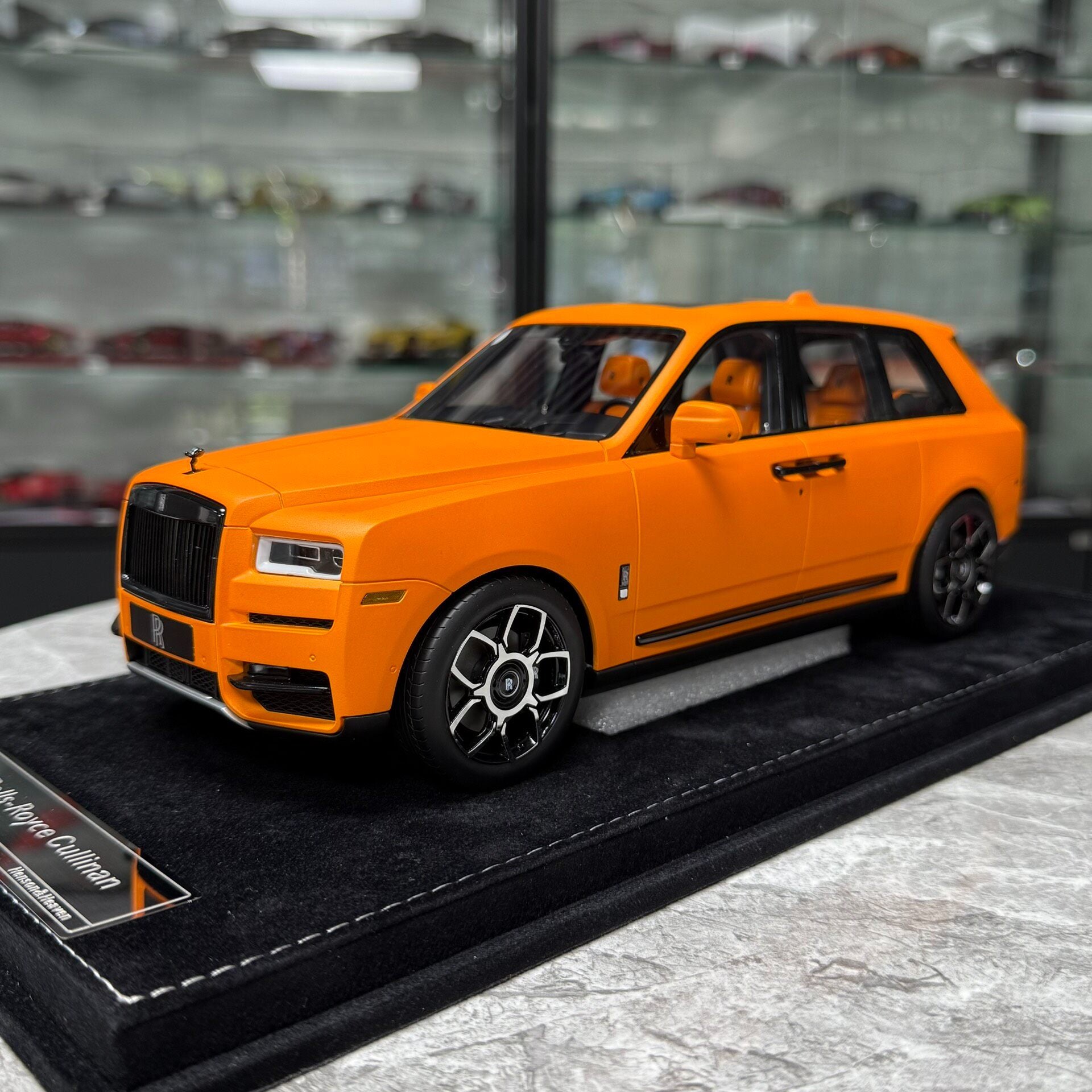 HH Model Rolls-Royce Cullinan 1:18 Resin Model image 1